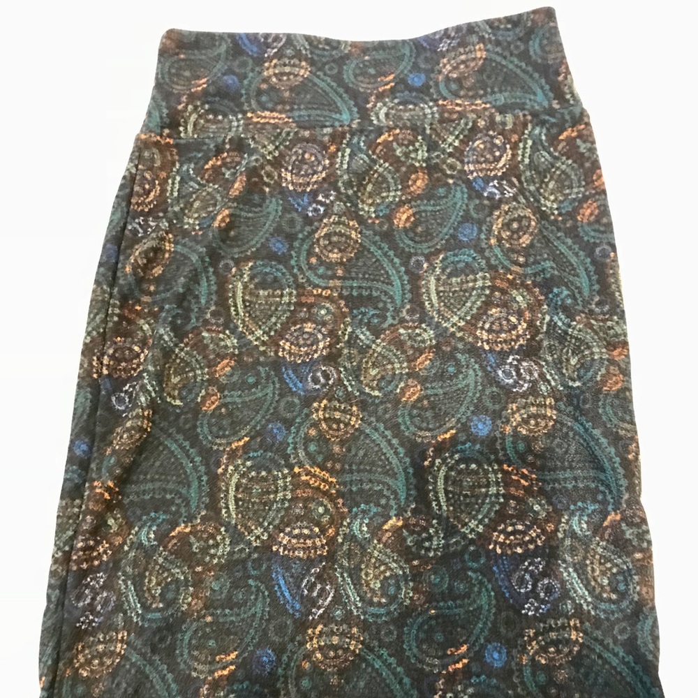 NWOT LulaRoe Paisley Cassie Size Small